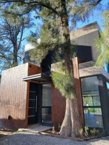 Casa a estrenar en complejo privado