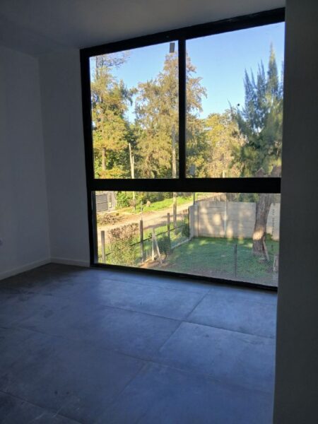 Casa a estrenar en Complejo Privado