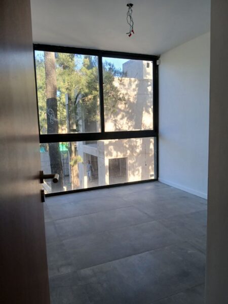 Casa a estrenar en Complejo Privado