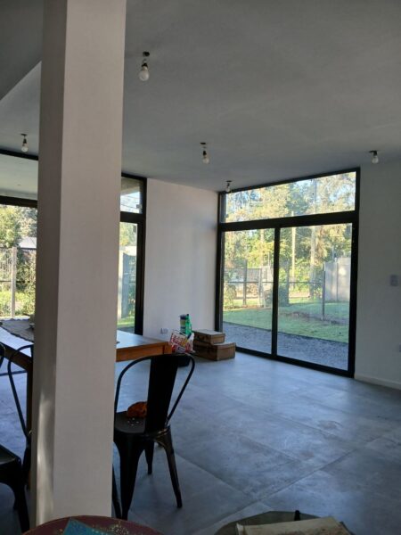 Casa a estrenar en Complejo Privado