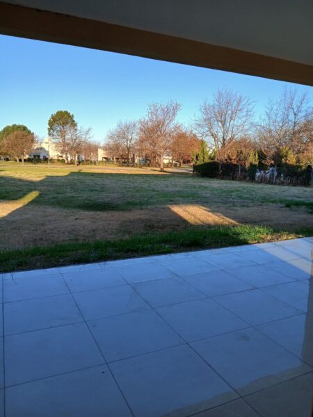 Casa a estrenar en country El Nacional club de campo.